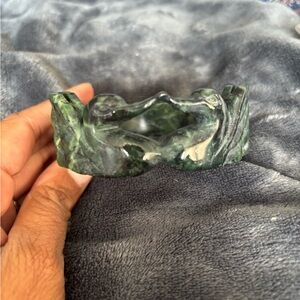 Green Jade Kissing Doves Carved Stone Bracelet